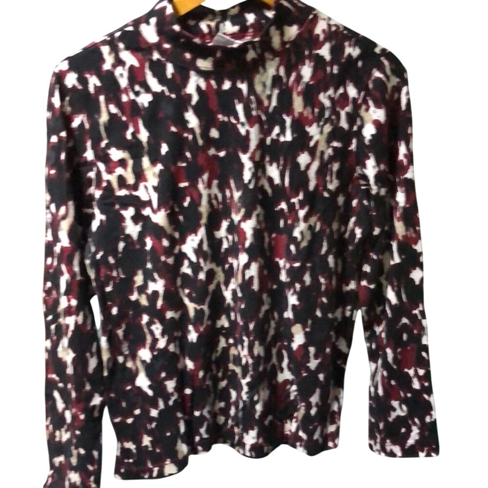 Rebecca Malone Black and White Abstract Print‎ Mock turtleneck